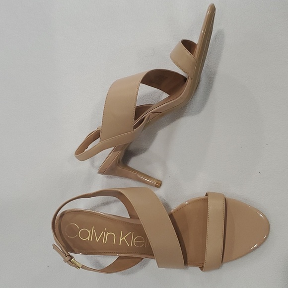 Calvin Klein TAN wide strap sandal - Size 11M - Picture 2 of 8